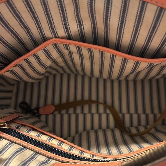 Dooney and Burke “ beacon” bag - Picture 4 of 15